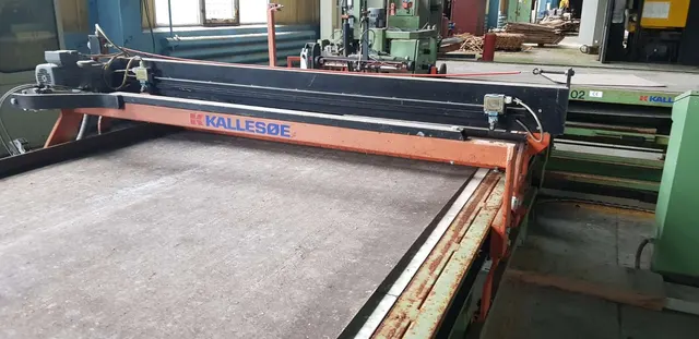 Линия горячей склейки щита KALLESOE Дания