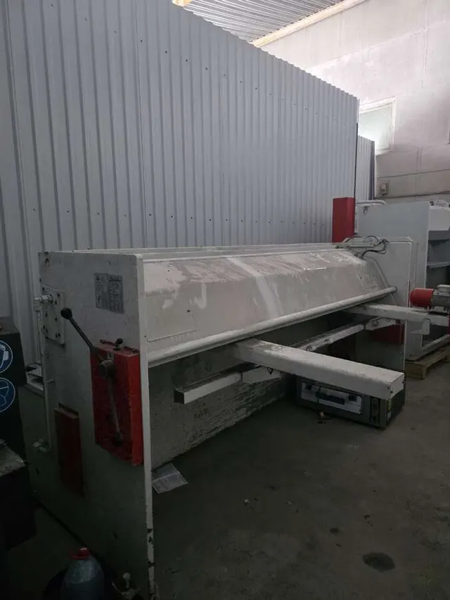 Гильотинный ножницы Baykal HGL 3106 NC