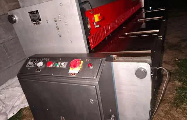 Гидравлические гильотинные ножницы NTE 3150/6,3E