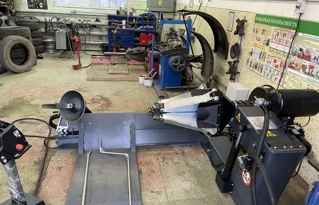 Станок шиномонтажный грузовой Hofmann Monty 5800