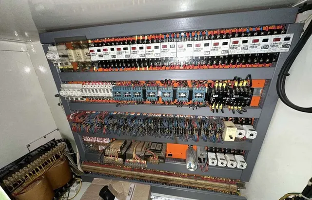 Станок фрезерный Prvomajska AG-400CNC 1989г.в.