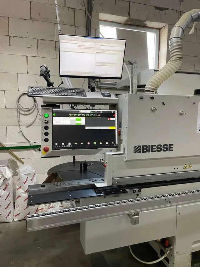 Кромкооблицовочный станок AKRON 1440A BIESSE