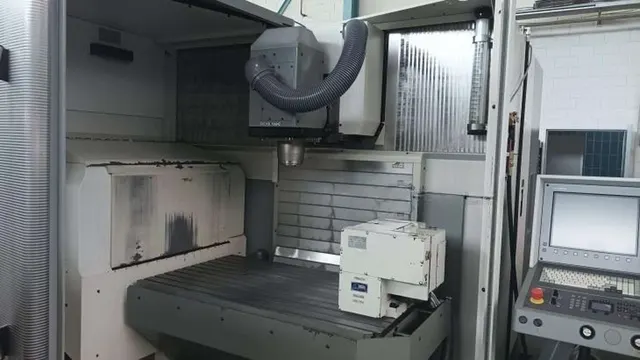 Обрабатывающий центр DMG DMU 80 T