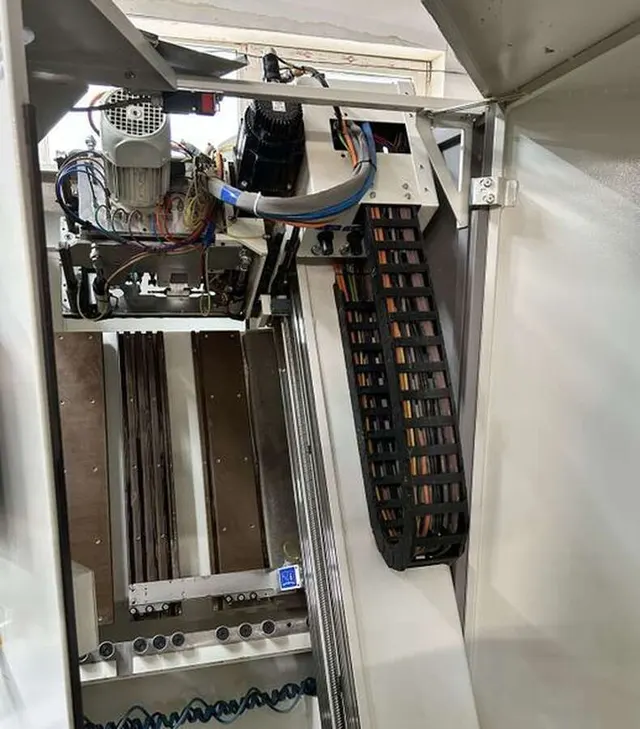 Сверлильно-пазовальный центр с ЧПУ SCM Cyflex F900