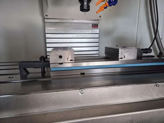 Фрезерный станок с ЧПУ MetalCraft VMC855