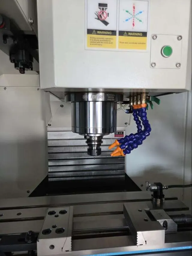 Фрезерный станок с ЧПУ MetalCraft VMC855