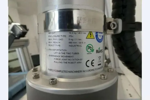 Промышленный робот Universal Robots UR5-CB3.1