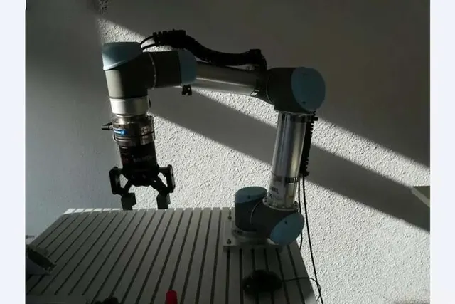 Промышленный робот Universal Robots UR5-CB3.1