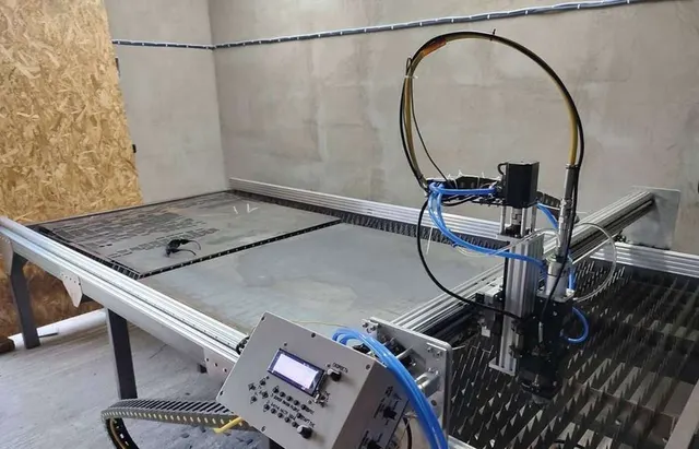 Станок для лазерной резки металла 1500W