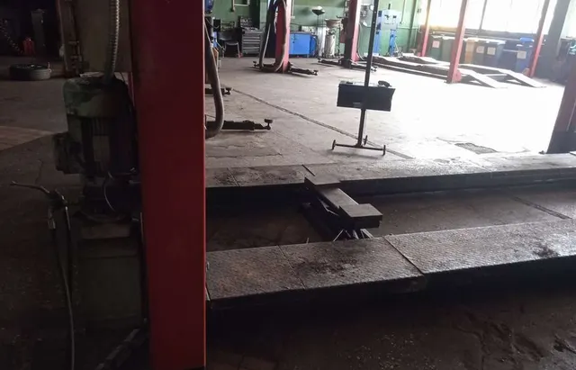 Подъемник четырехстоечный