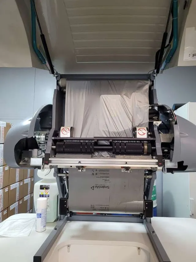 Упаковочная машина Sealed Air Speedy Packer Insight Foam-In-Bag Packaging System
