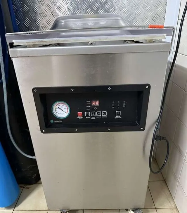 Вакуумный упаковщик Hurakan HKN-VAC400F2