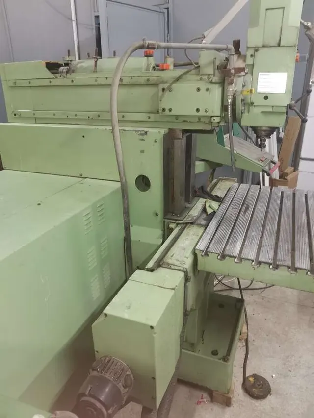 Фрезерный станок с ЧПУ MAHO 600E