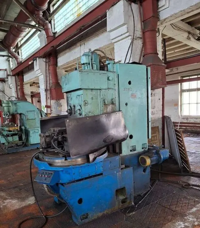 Карусельно фрезерный станок ГФ3210