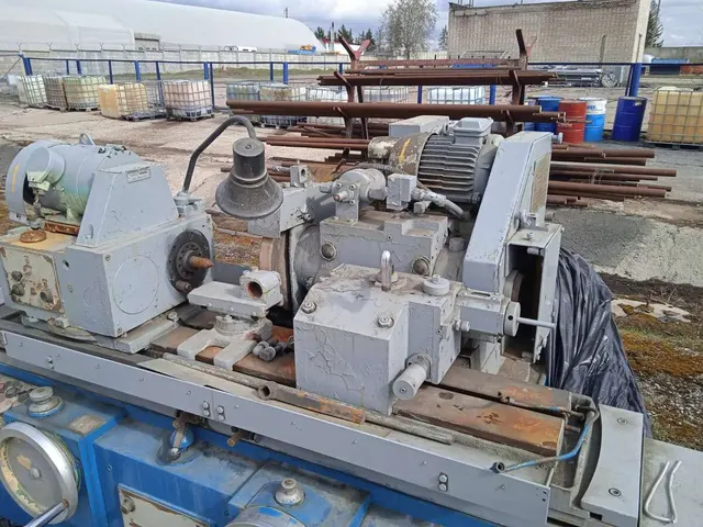 Круглошлифовальный станок 3С130В