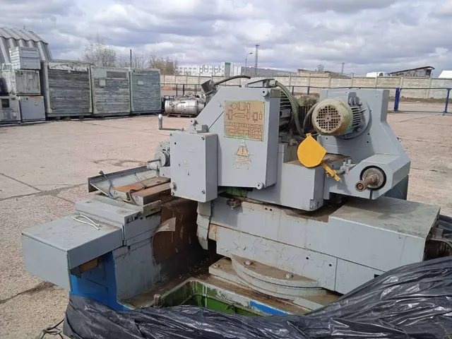 Круглошлифовальный станок 3С130В