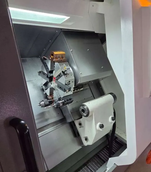 Токарный станок с ЧПУ Fanuc