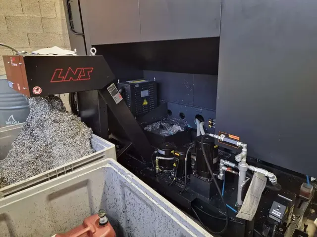 Обрабатывающий центр DOOSAN VC 630/5AX 5-ти осевой