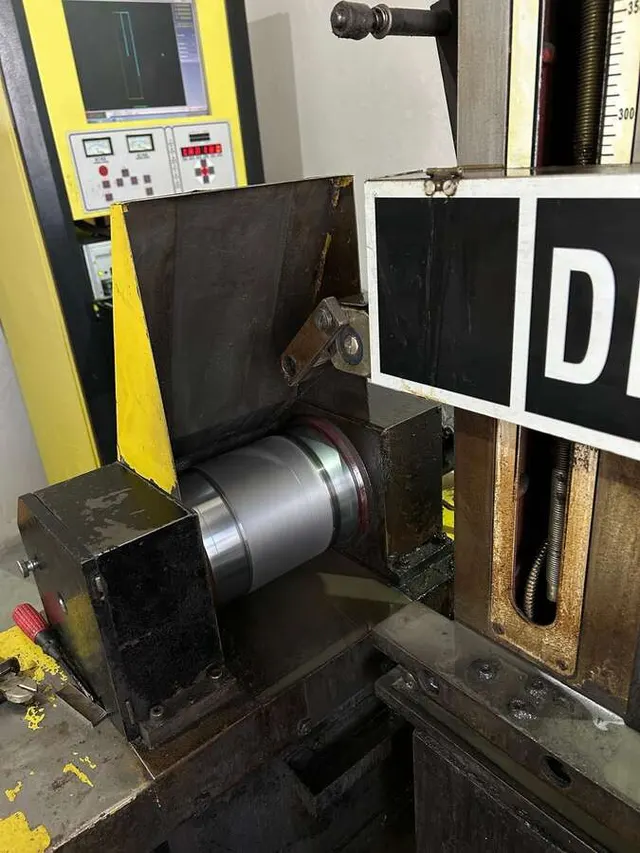 Проволочно-вырезной электроэрозионный станок DK 7725