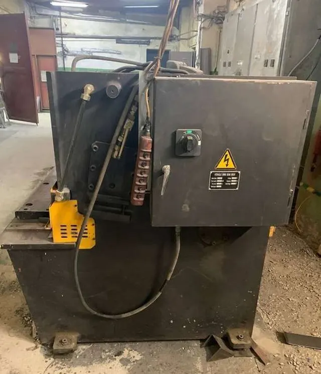 Ножницы гильотинные YANGLI QC 4x2500