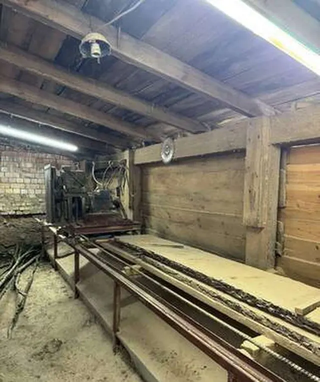 Станок кромкообрезной по дереву