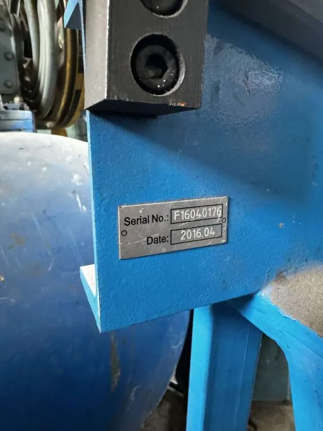 Гильотина для рубки металла Metal Master MG 1300