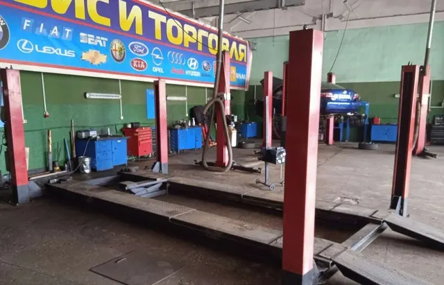Подъемник четырехстоечный