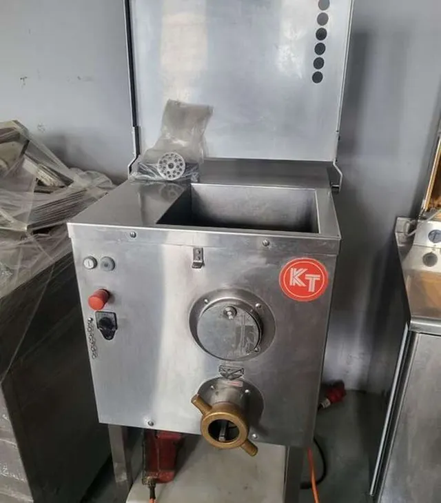 Автоматическая мясорубка KT LM-82/А