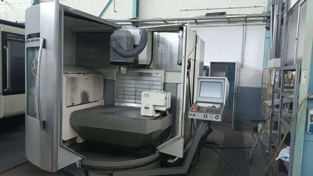 Обрабатывающий центр DMG DMU 80 T