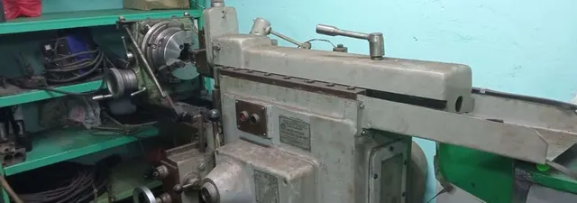 Станок поперечно-строгальный 7А33