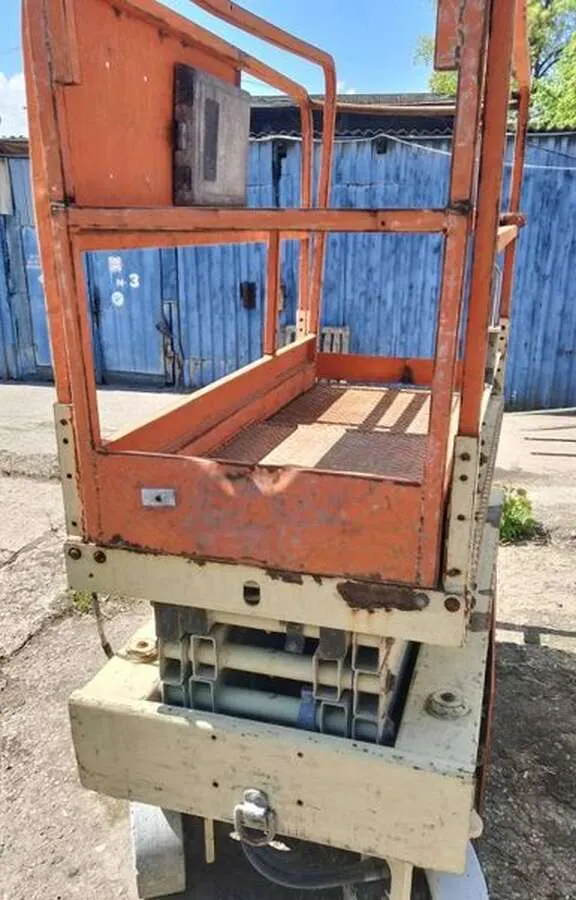 Подъемник ножничный JLG 1932 E