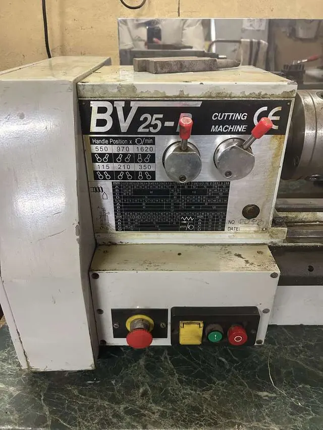 Станок токарно-винторезный BV25B