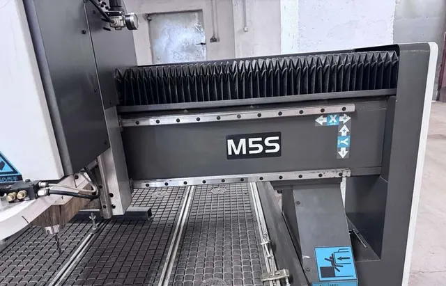 Фрезерный станок с ЧПУ Jinan missile М5S cnc