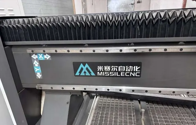 Фрезерный станок с ЧПУ Jinan missile М5S cnc