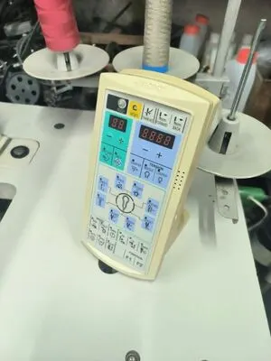 Петельная швейная машина Juki MEB-3200SS с глазком