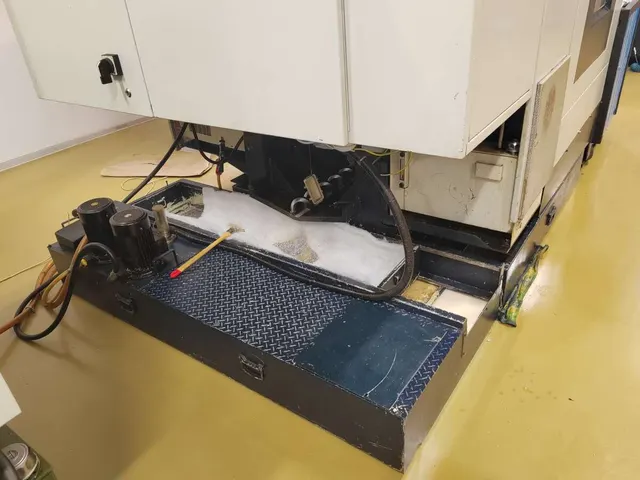 Обрабатывающий центр с ЧПУ Spinner VC-560