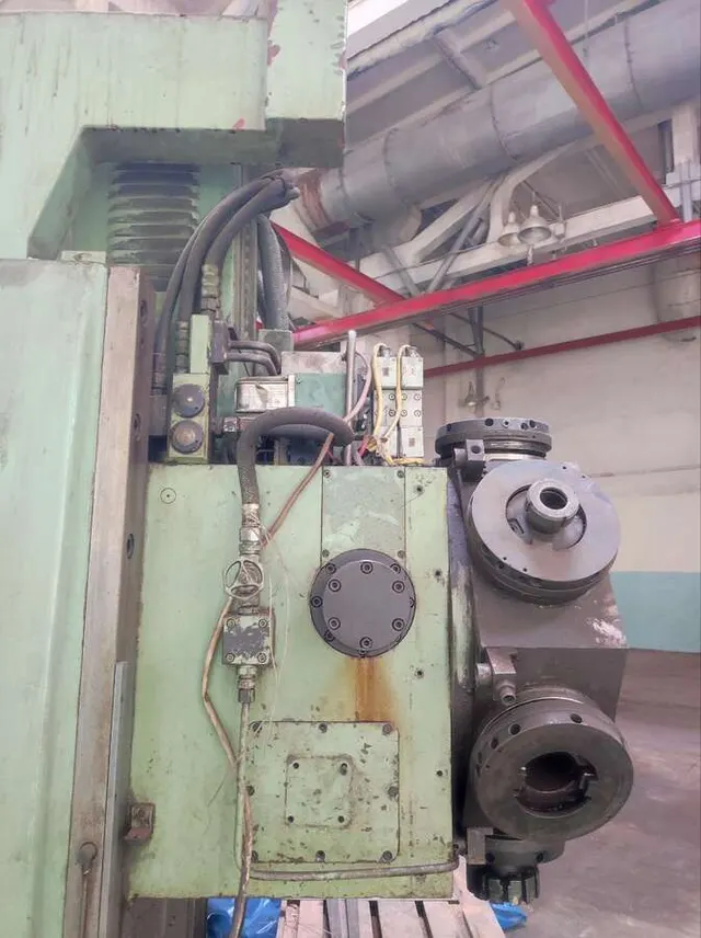 Фрезерный станок TOS FCR 50 с ЧПУ