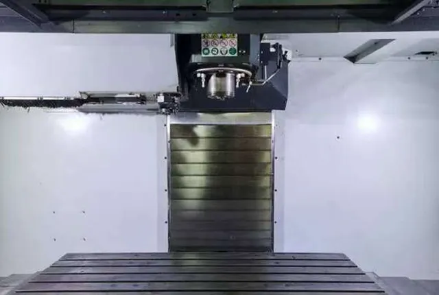 Вертикально-фрезерный центр Haas VF-4ss