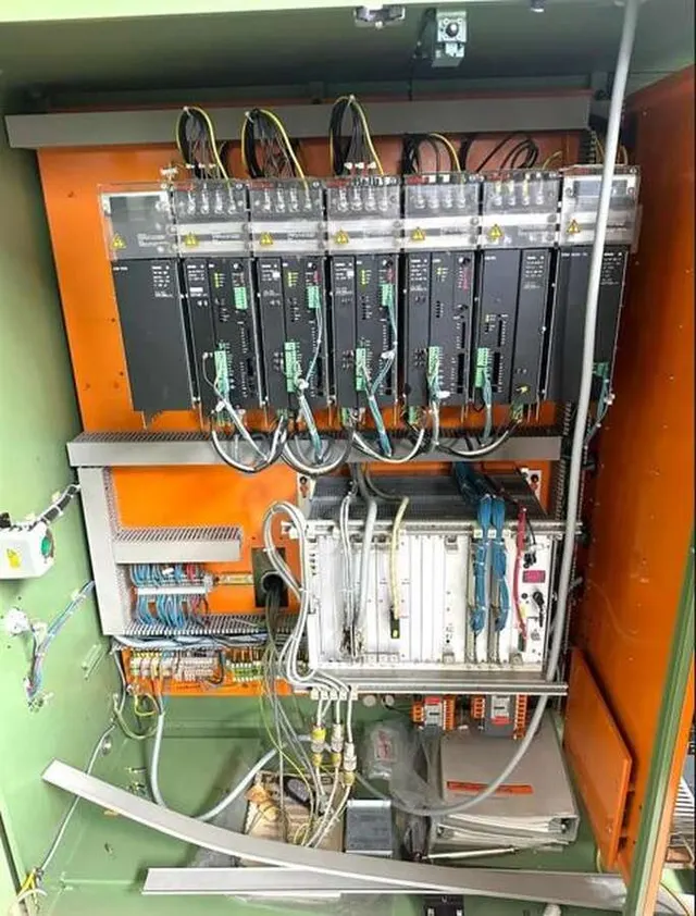 Фрезерный станок с ЧПУ Deckel FP2NC