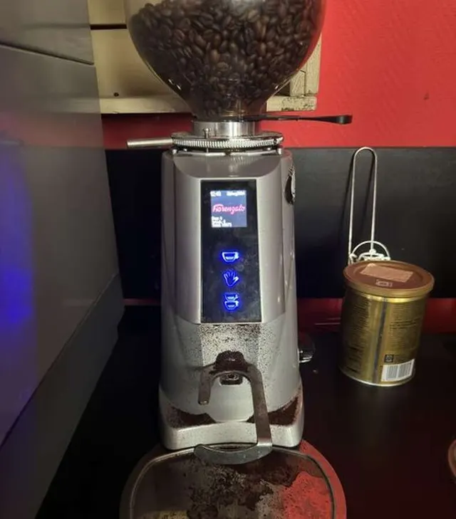 Кофемашина Faema E98