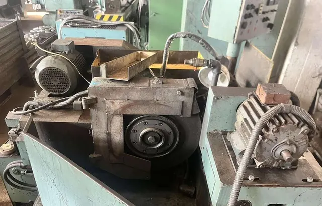 Круглошлифовальный станок ЗМ153