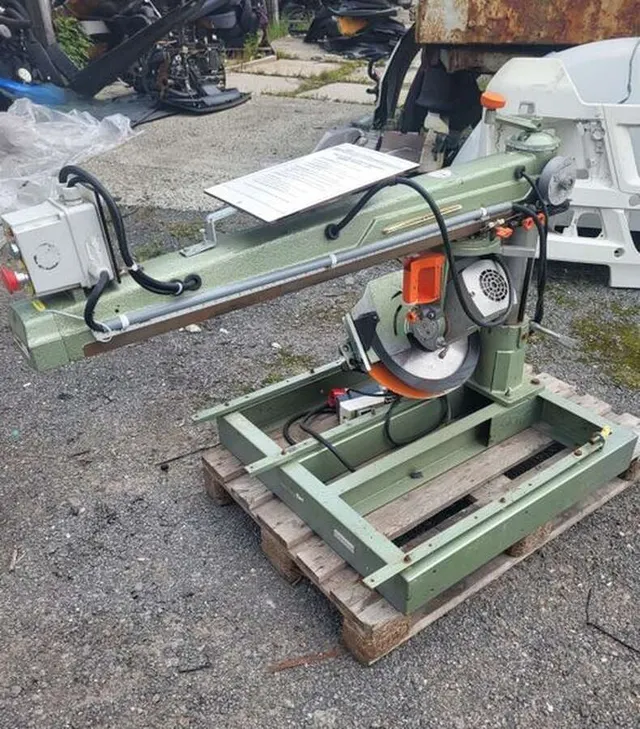 Пила радиальная DeWalt