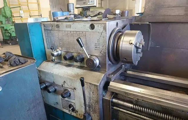 Станок токарно-винторезный ГС526У