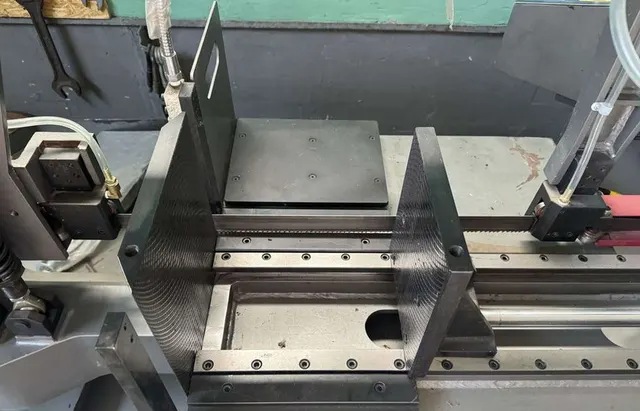 Ленточнопильный станок JET MBS-1824VDAS