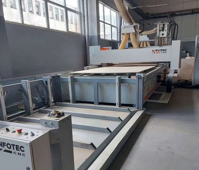 Обрабатывающий центр CNC infotec 3121 PRO PLUS с ЧПУ