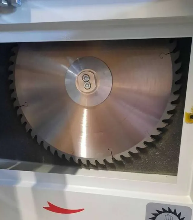 Торцовочный станок Stromab TR 350