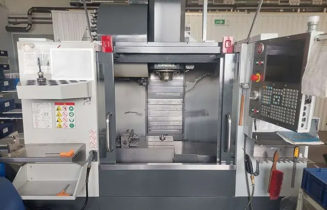 Обрабатывающий центр Haas VF-2 с ЧПУ