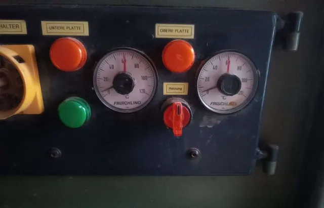 Пресс для шпонирования H 40 E - b