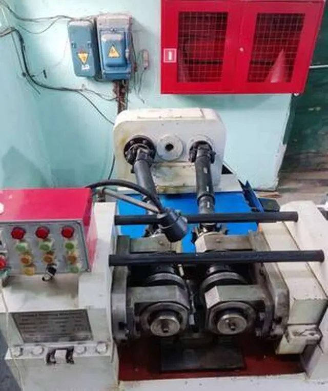 Станок резьбонакатной Z28-200