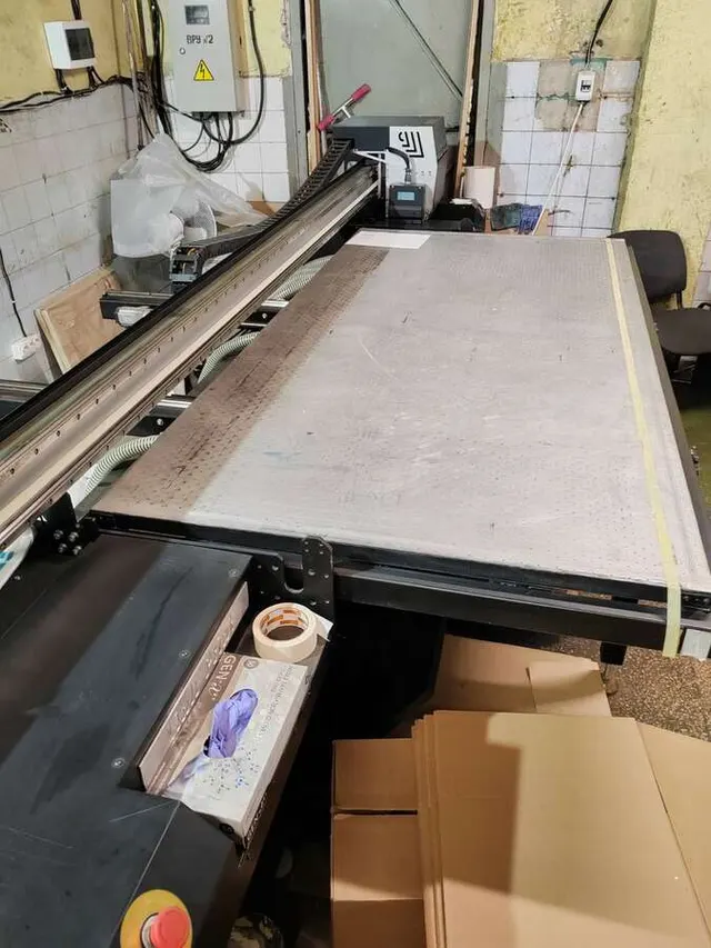 Планшетный УФ-принтер LINKPRINT FB210